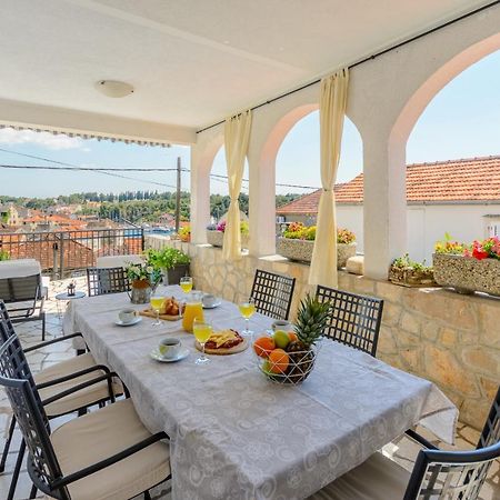 Apartman Mare Milna  Buitenkant foto