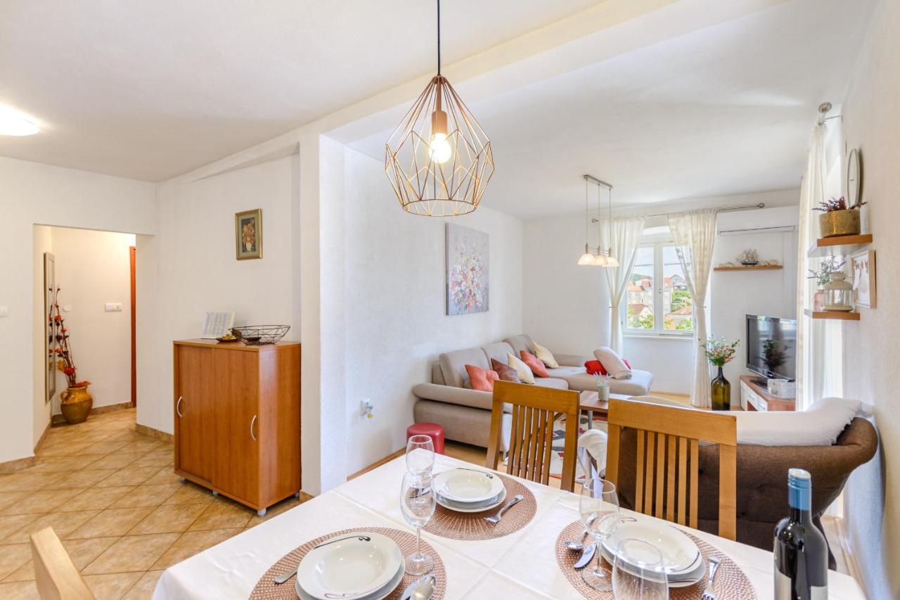 Apartman Mare Milna  Buitenkant foto