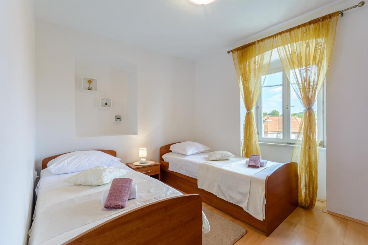 Apartman Mare Milna  Buitenkant foto