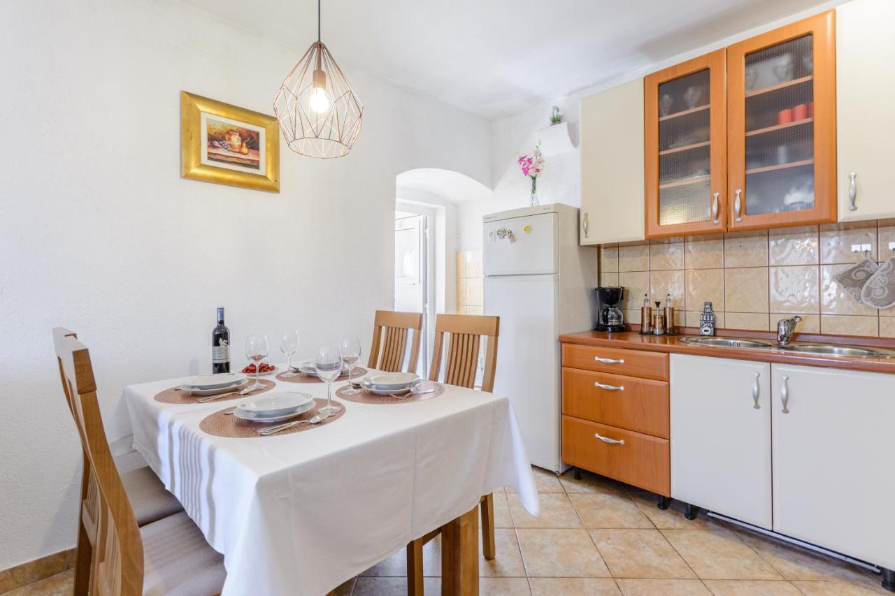 Apartman Mare Milna  Buitenkant foto