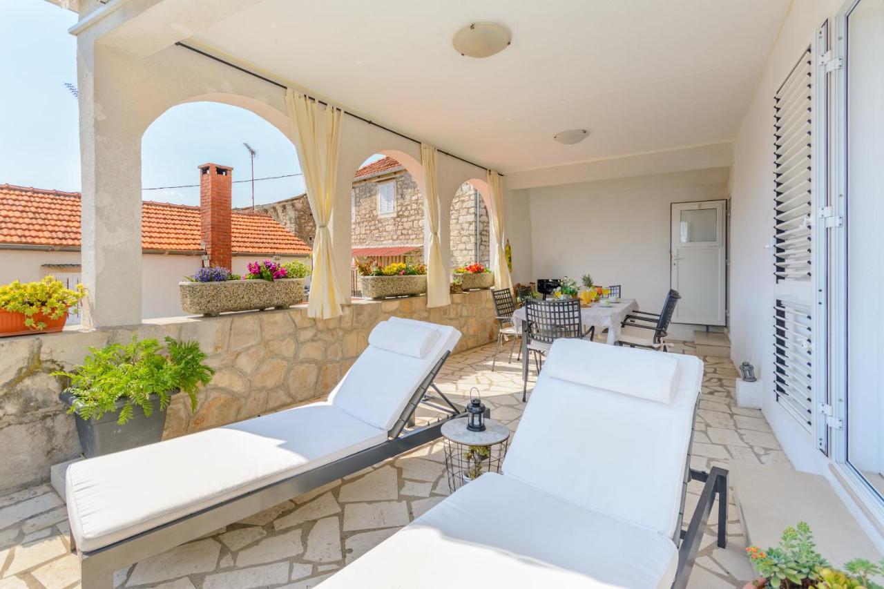 Apartman Mare Milna  Buitenkant foto