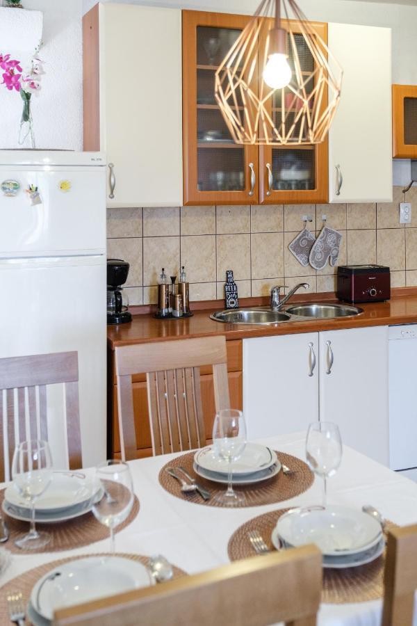 Apartman Mare Milna  Buitenkant foto