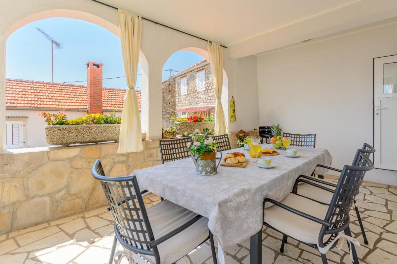 Apartman Mare Milna  Buitenkant foto